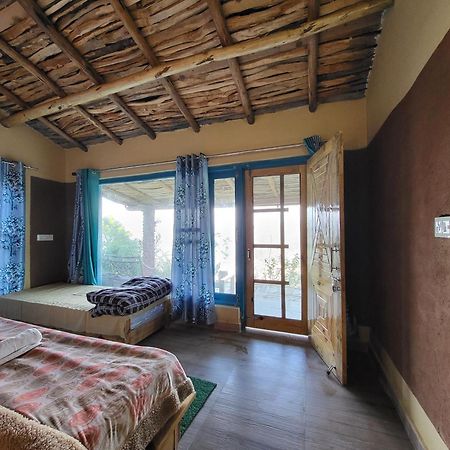 אלמורה Zenoaks Homestay מראה חיצוני תמונה