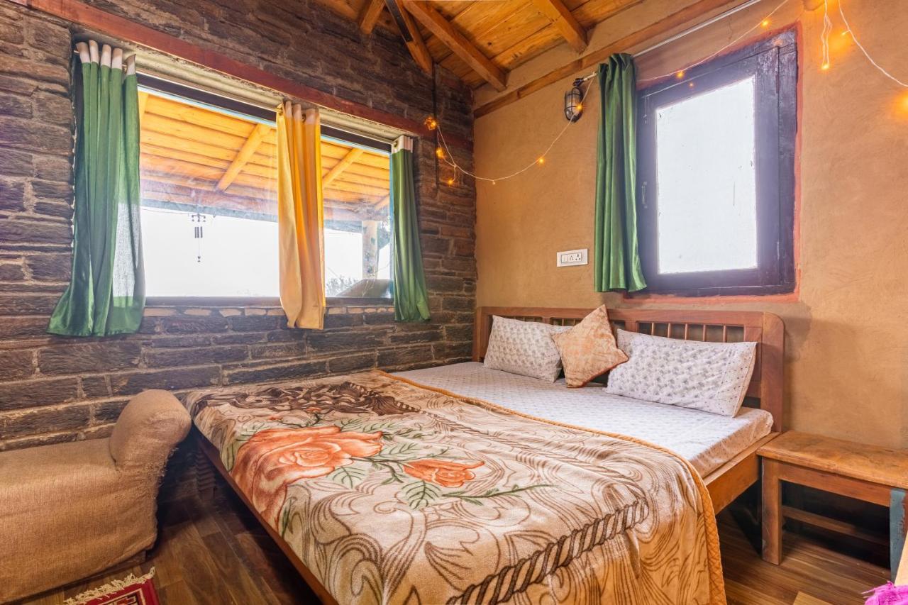 אלמורה Zenoaks Homestay מראה חיצוני תמונה