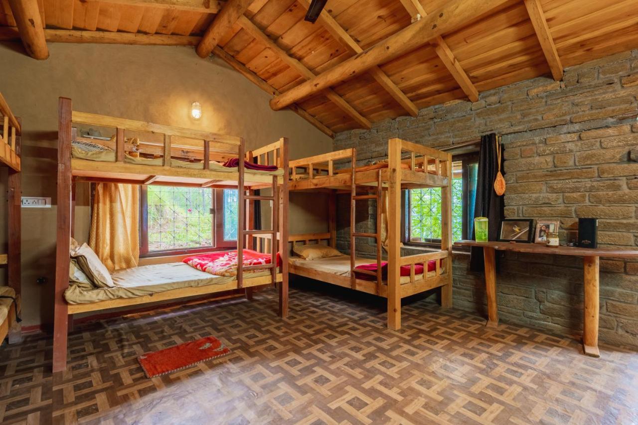 אלמורה Zenoaks Homestay מראה חיצוני תמונה