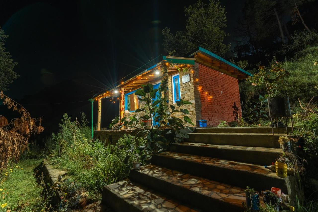 אלמורה Zenoaks Homestay מראה חיצוני תמונה