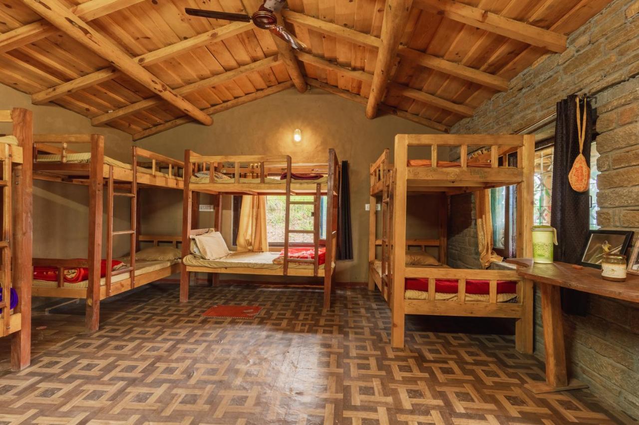 אלמורה Zenoaks Homestay מראה חיצוני תמונה