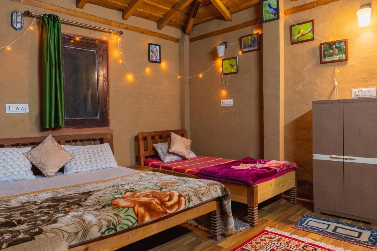 אלמורה Zenoaks Homestay מראה חיצוני תמונה