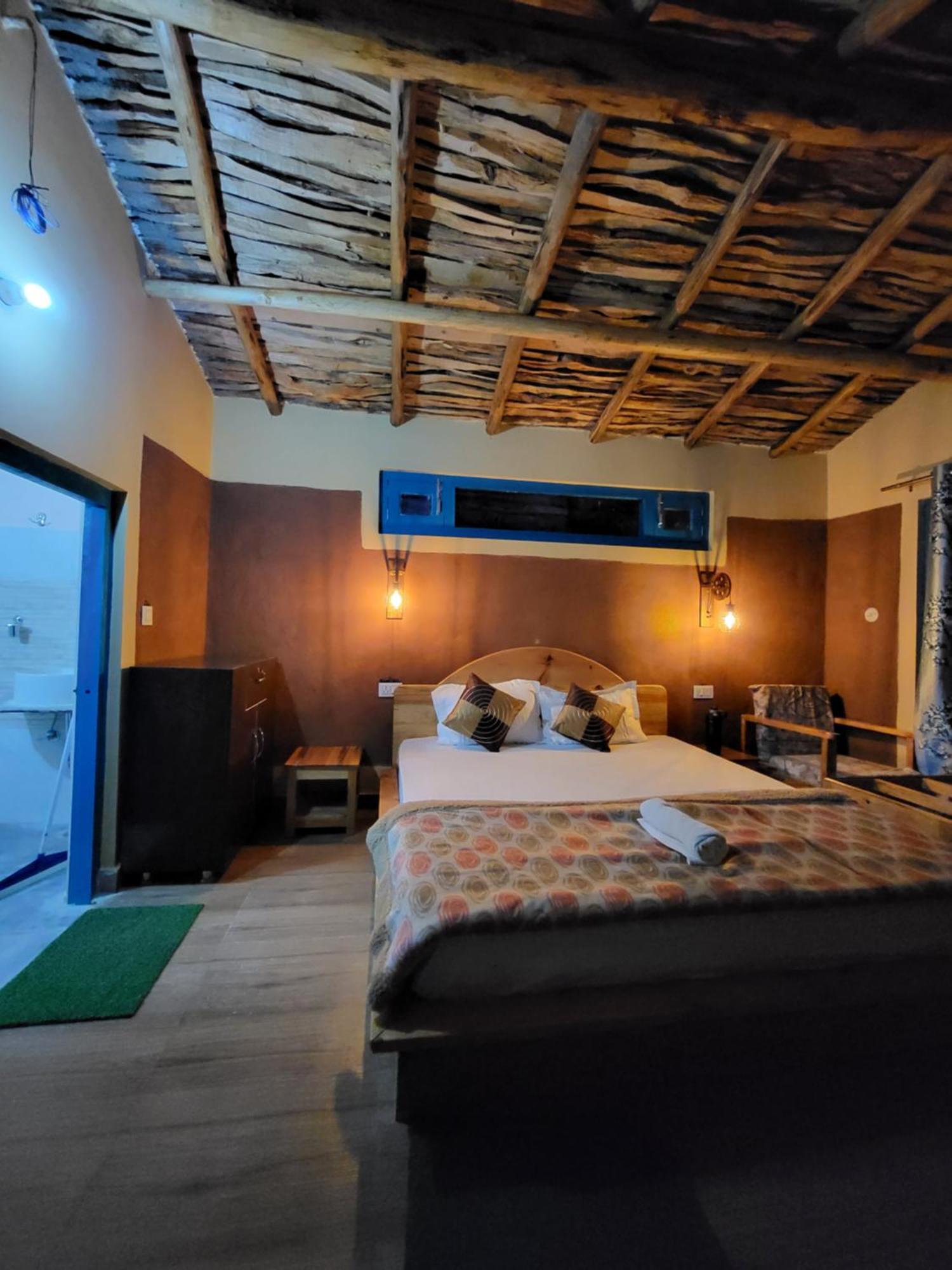 אלמורה Zenoaks Homestay מראה חיצוני תמונה