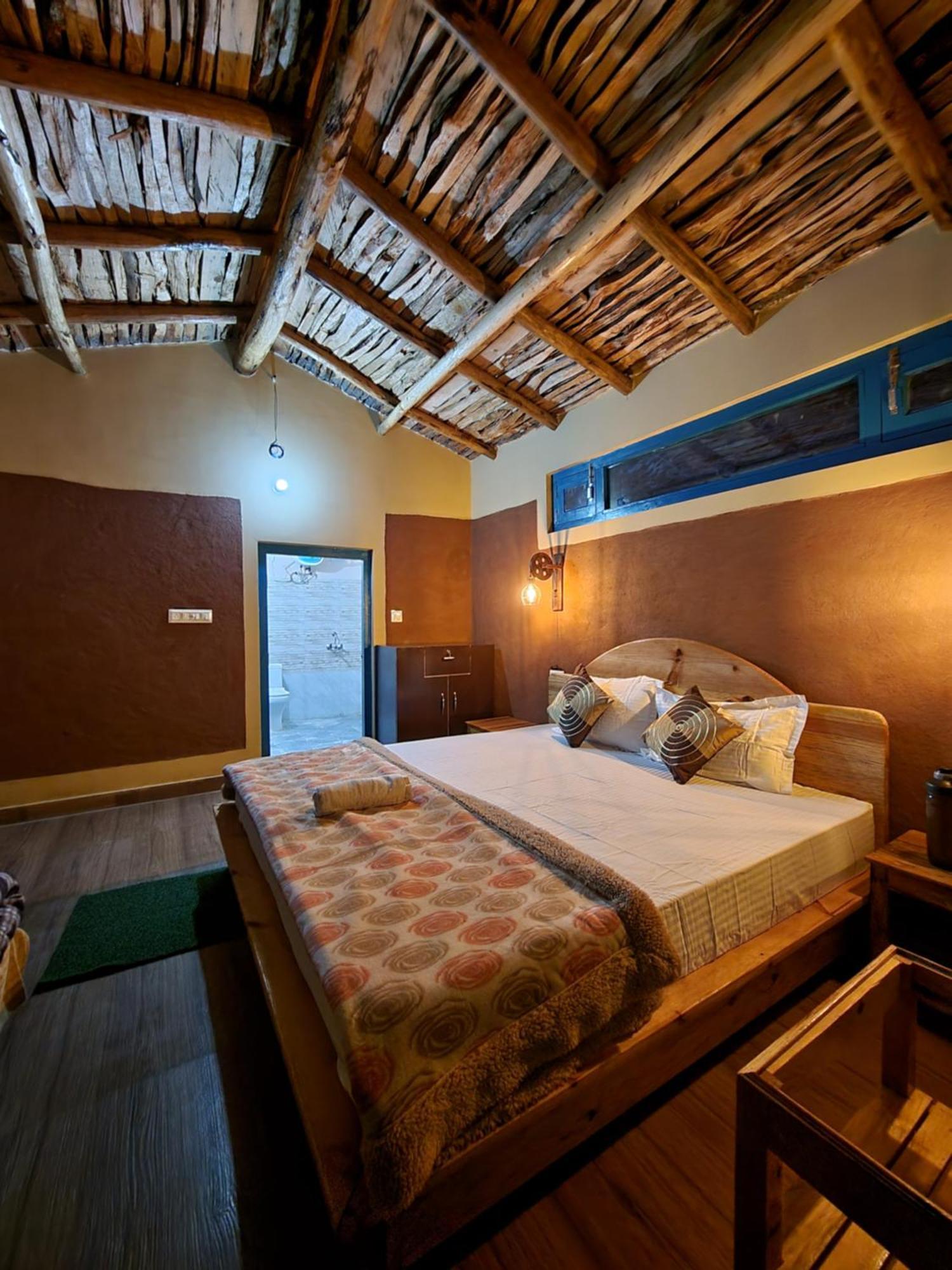 אלמורה Zenoaks Homestay מראה חיצוני תמונה