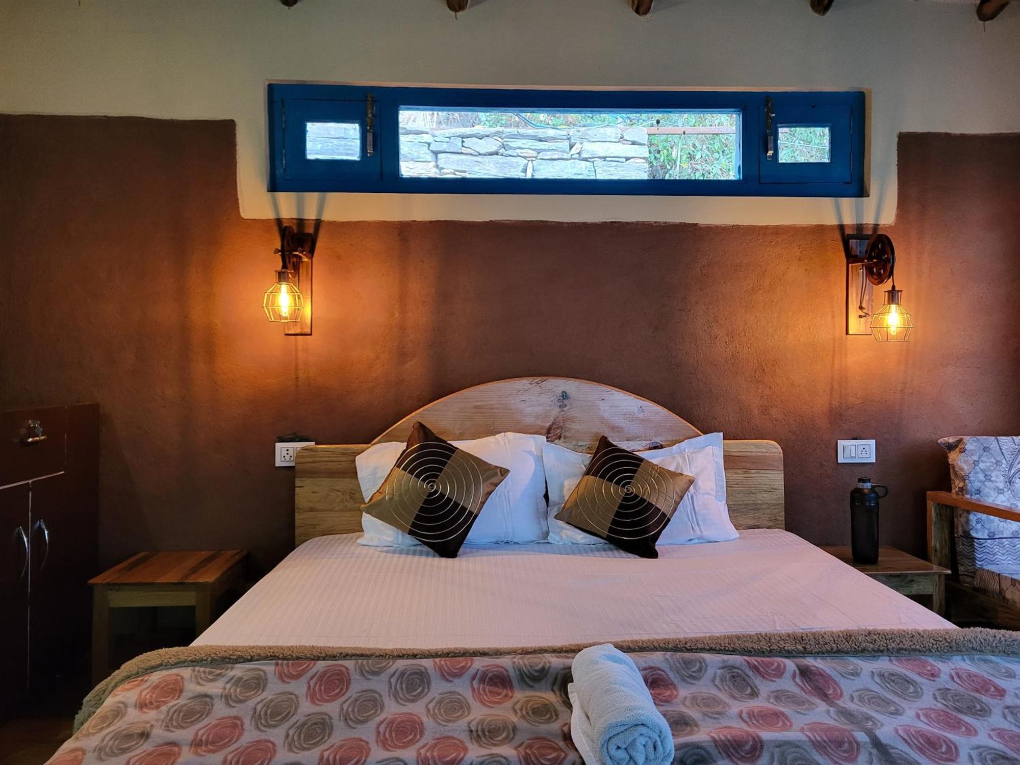 אלמורה Zenoaks Homestay מראה חיצוני תמונה