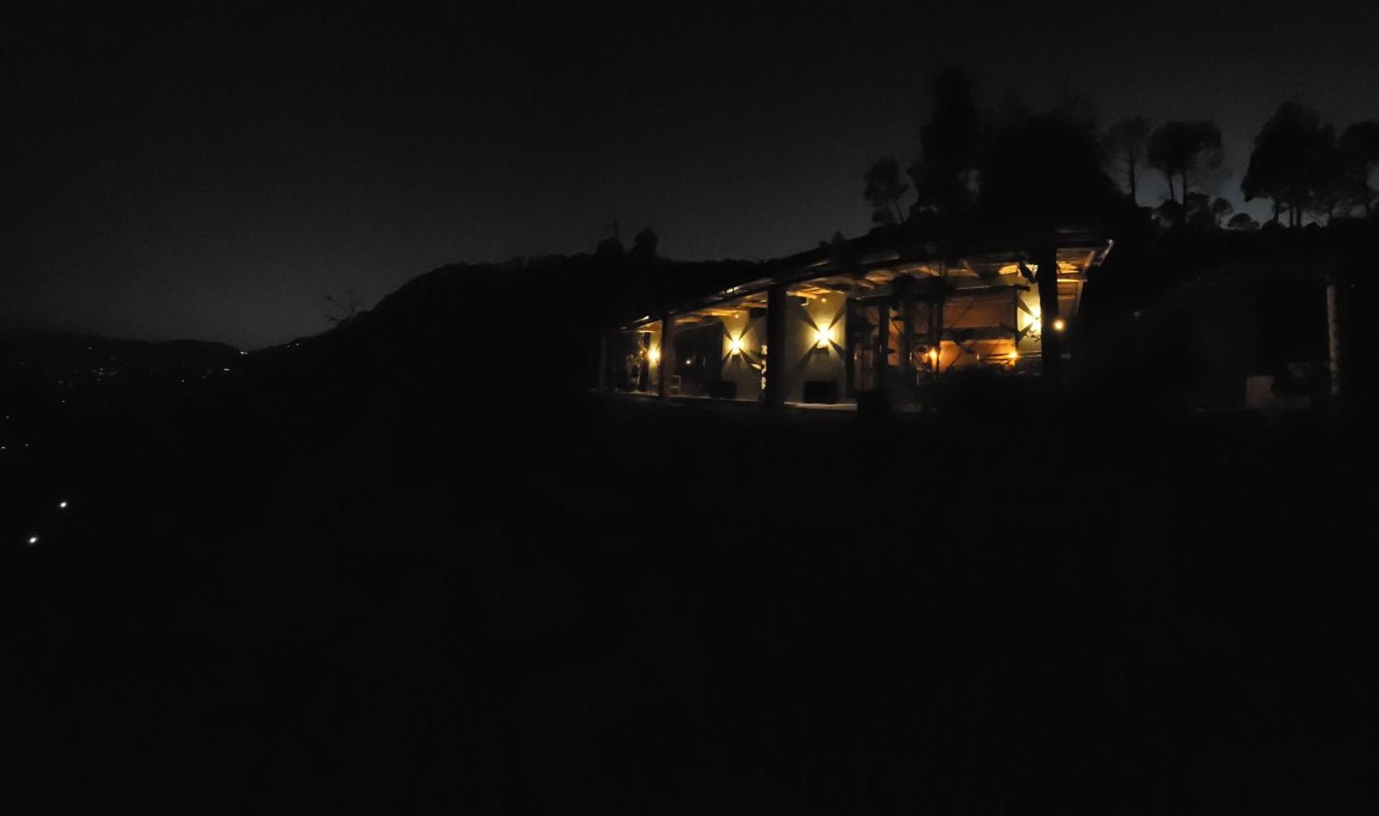 אלמורה Zenoaks Homestay מראה חיצוני תמונה