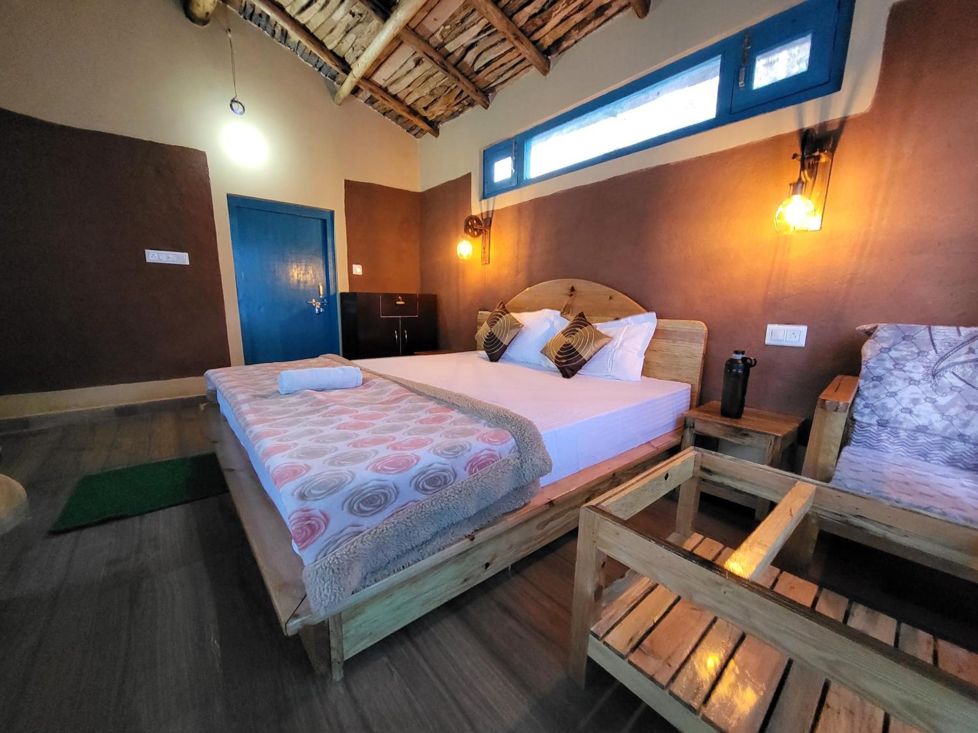 אלמורה Zenoaks Homestay מראה חיצוני תמונה