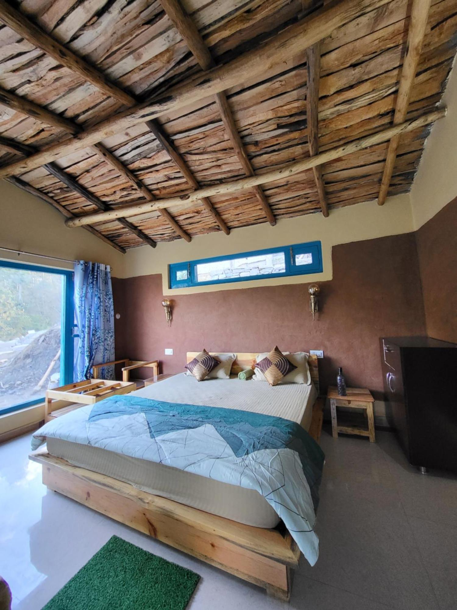 אלמורה Zenoaks Homestay מראה חיצוני תמונה