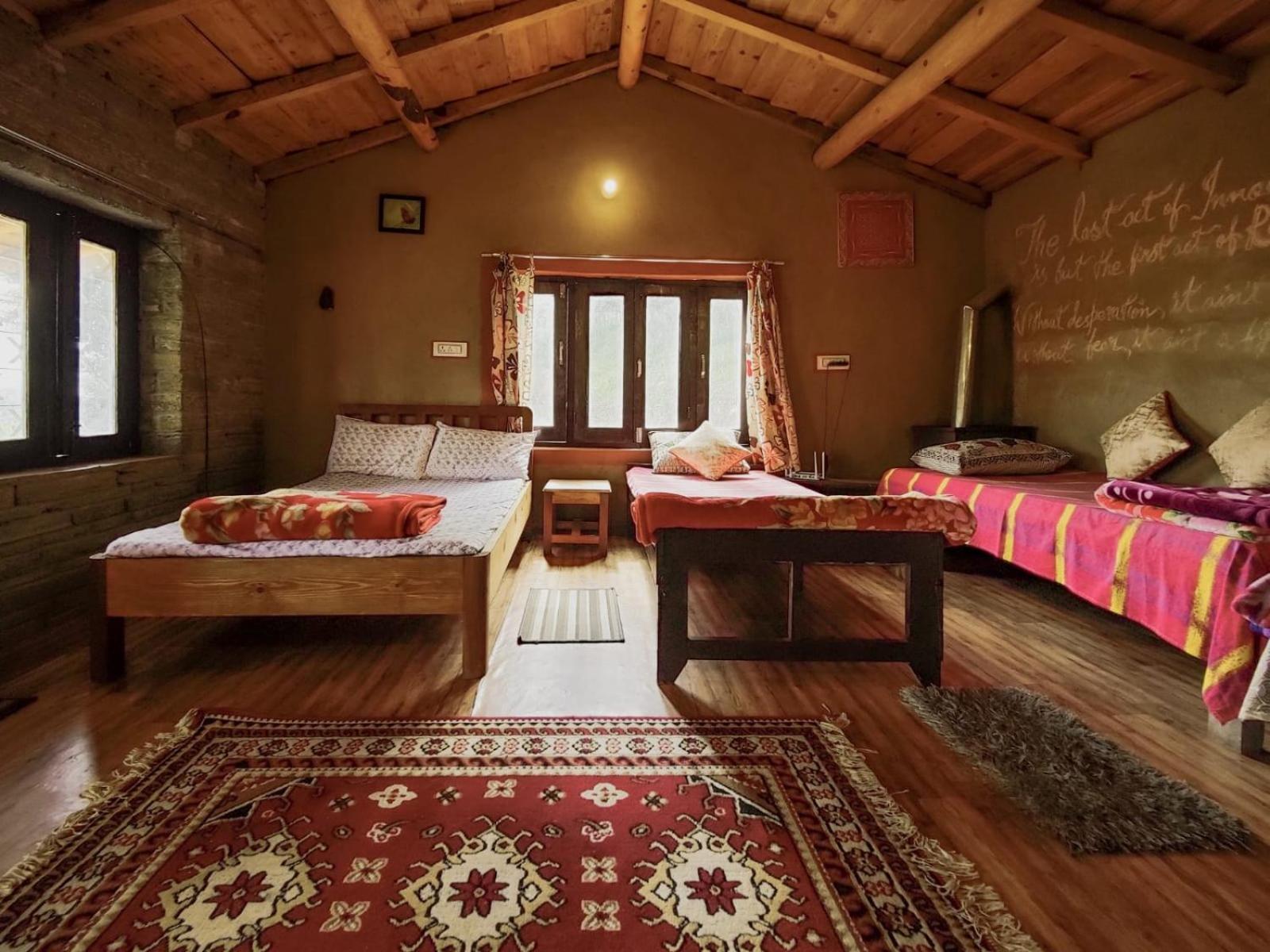 אלמורה Zenoaks Homestay חדר תמונה