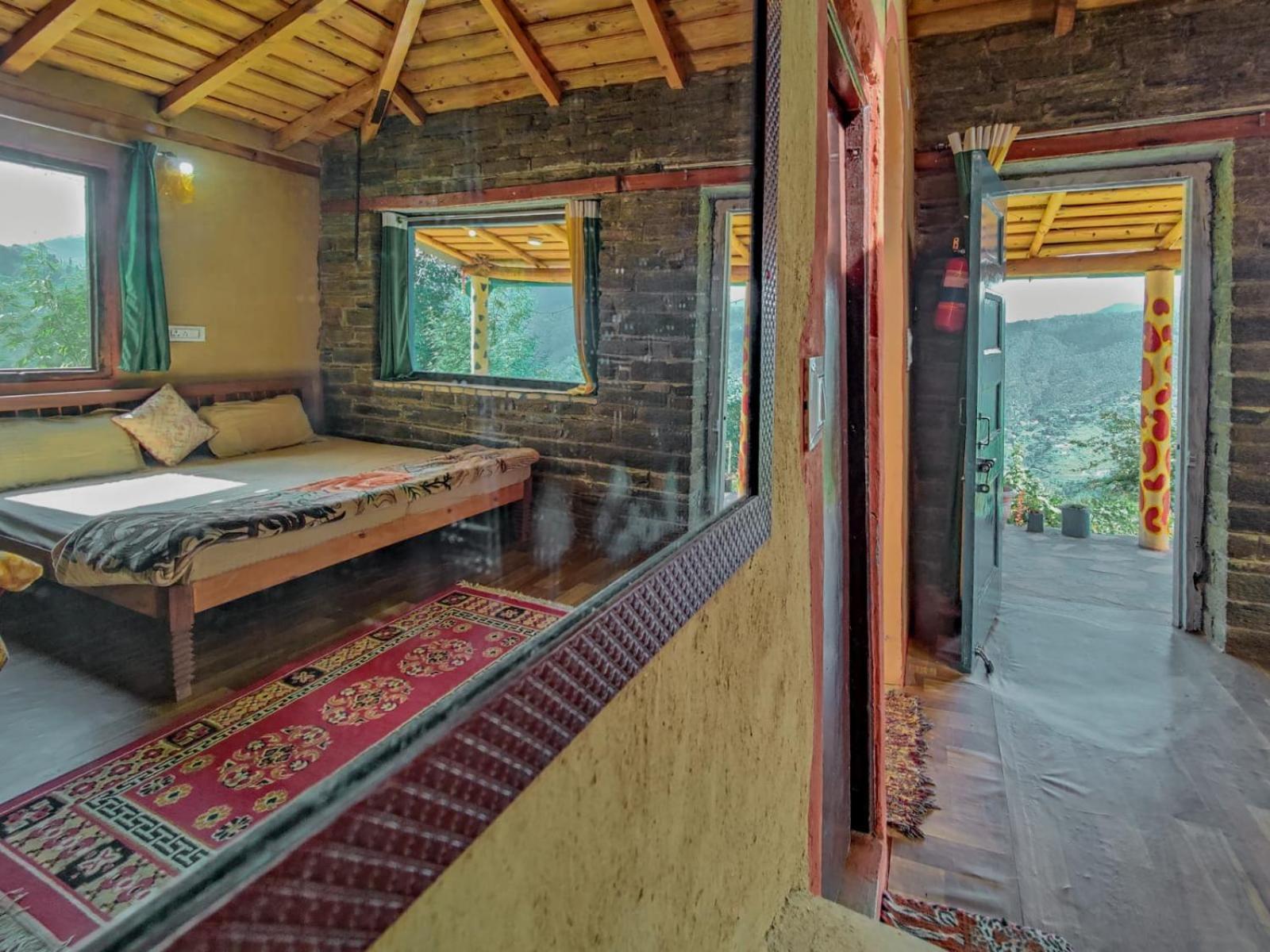 אלמורה Zenoaks Homestay חדר תמונה