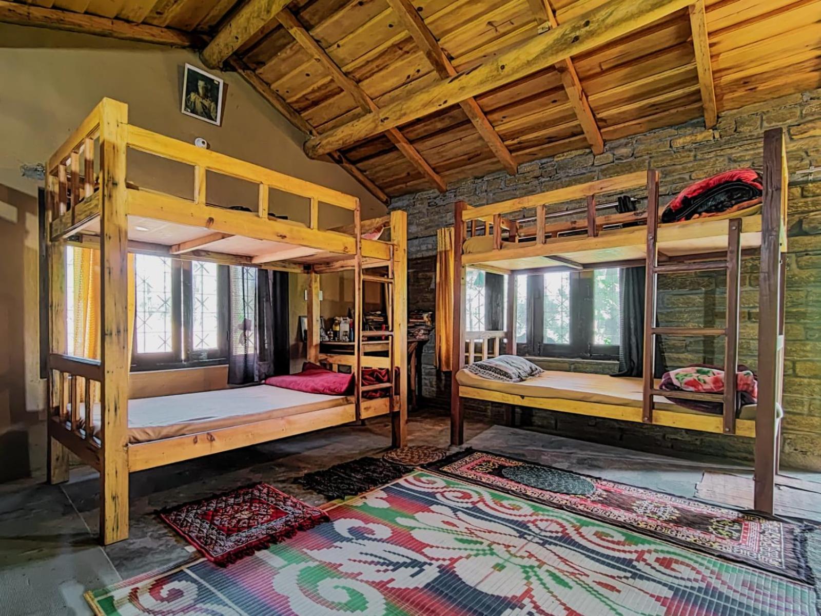 אלמורה Zenoaks Homestay חדר תמונה